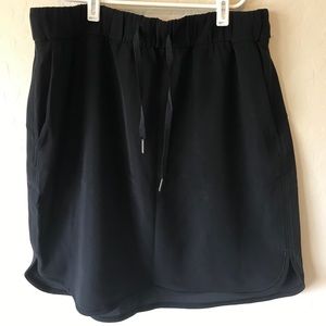 Lululemon On the Fly drawstring skirt